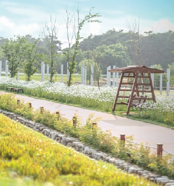 기념공원의 여름 섬네일 파일